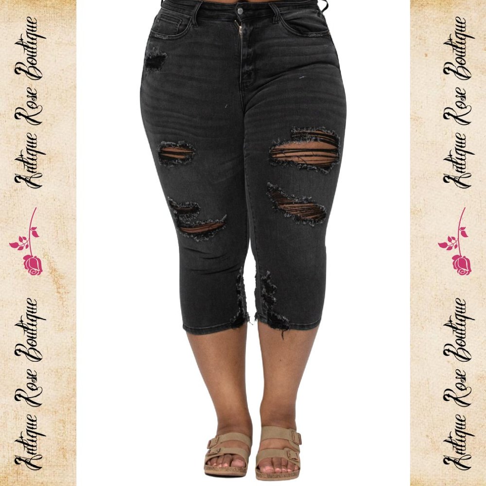 🌹 Judy Blue Black Destroyed Skinny Capris